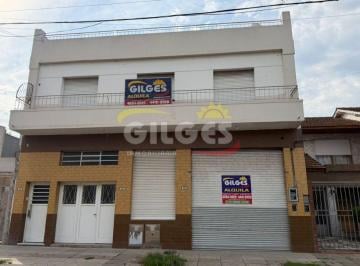 Local comercial · 300m² · Alquiler de Galpón/local de 300 m² en Ramos Mejia en Buen Estado