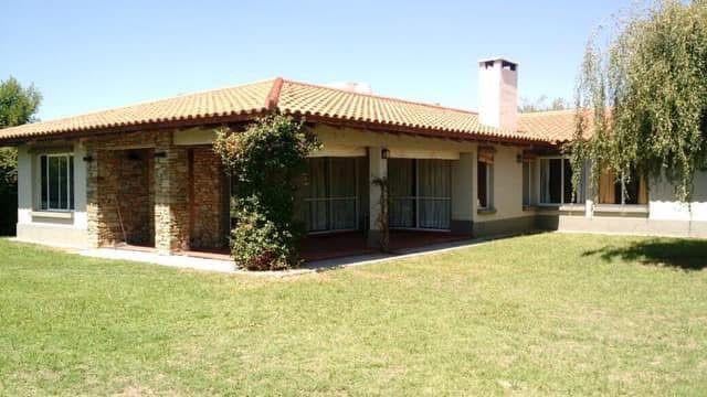 Casa · 290m² · 5 Ambientes · 2 Cocheras