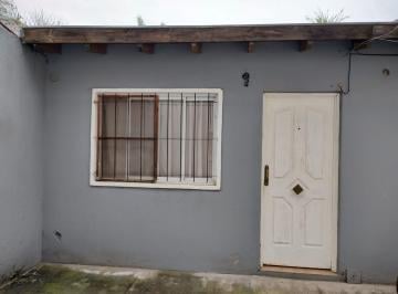 Departamento · 40m² · 2 Ambientes · Alquiler Dto 2 Amb con Patio Ituzaingo Sur