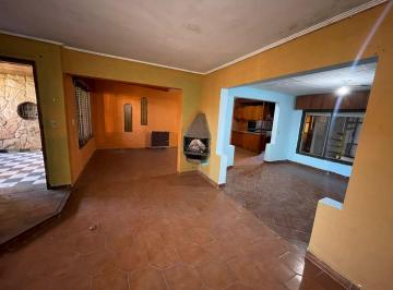 Casa · 200m² · 7 Ambientes · 4 Cocheras · Venta Casa 7 Ambientes Ideal 2 Familias con Galpon y Cochera