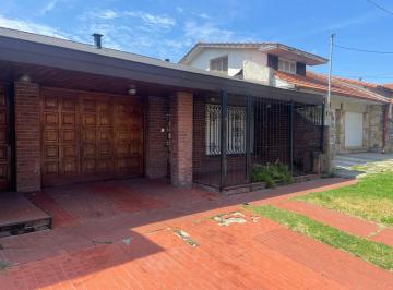 Casa · 144m² · 3 Ambientes · 1 Cochera · Chalet 3 Ambientes con Garage - Alquiler 24 Meses - Mar del Plata - Villa Lourdes