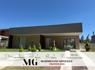 Casa · 200m² · 4 Ambientes · 2 Cocheras · Casa Alquiler - Lares de Canning