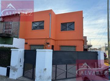 Casa · 95m² · 7 Ambientes · Venta Casa en Garin, 4 Habitaciones y Local