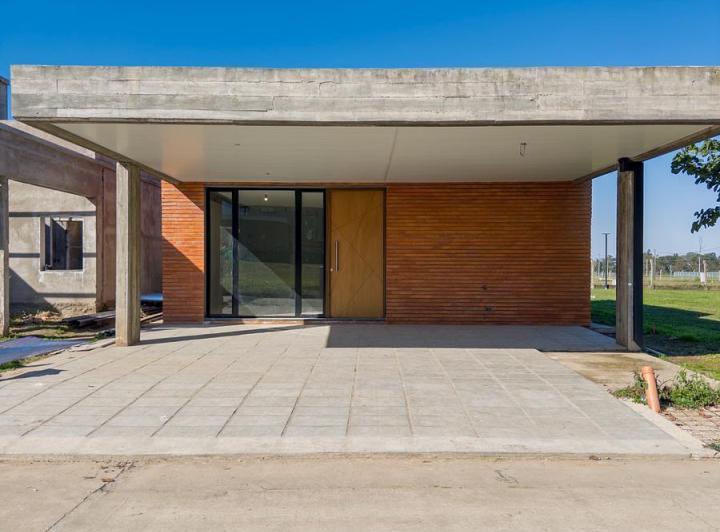 Casa · 225m² · 7 Ambientes · 3 Cocheras