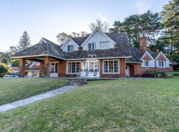 Foto1 · Exclusiva Propiedad en Venta, con 5 Dorm., El Golf, Punta del Este. - Ref: Pbi13844