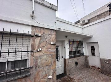 Casa · 140m² · 8 Ambientes · 1 Cochera · Venta Casa 3 Dorm. en Villa Constitución