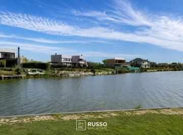 Casa · 241m² · 5 Ambientes · 4 Cocheras · Casa en Venta a La Laguna | Barrio Islas El Cantón | Escobar