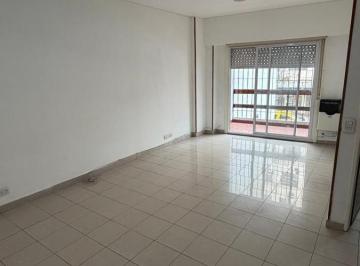 Departamento · 47m² · 2 Ambientes · 1 Cochera · Venta de Departamento de 2 Amb con Cochera Fija, Al Frente. Caballito