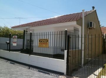 Casa de 6 ambientes, Santa Teresita · Dos Unidades en El Lote con Gas Natural
