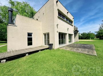 Casa · 254m² · 6 Ambientes · Venta Quinta / Terreno en La Reja con Piscina