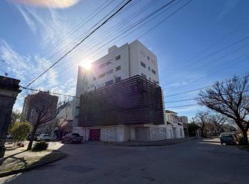 Departamento · 56m² · 3 Ambientes · 1 Cochera · Venta Dto 2 Dorm Céntrico - Castellanos y Saavedra