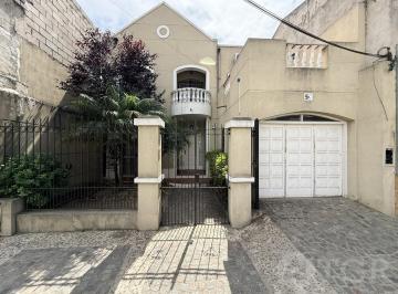 Casa · 246m² · 5 Ambientes · 2 Cocheras · Venta Casa de 5 Ambientes en Ezeiza
