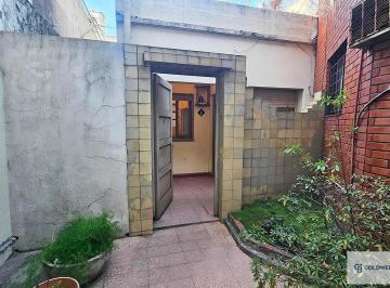 PH · 74m² · 3 Ambientes · PH 3 Ambientes con Patio a Reciclar, Belgrano R