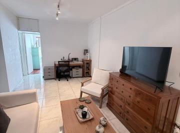 Departamento · 44m² · 2 Ambientes · 1 Cochera · Venta 2 Amb Semipiso Dorm con Balcon Cochera Fija