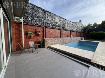 Casa · 450m² · 5 Ambientes · 2 Cocheras · Venta Casa 5 Ambientes con Cochera y Piscina en Wilde