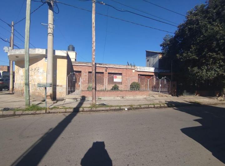Casa · 126m² · 6 Ambientes · 1 Cochera
