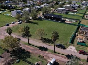 Terreno · 830m² · Terreno en Puerto Roldan