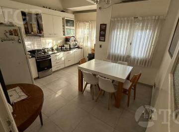 PH · 70m² · 3 Ambientes · Venta PH 3 Ambientes en Planta Alta con Entrada Independiente y Quincho en Florida