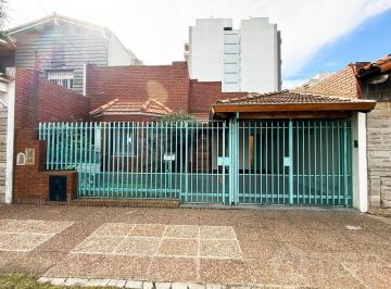 Casa · 171m² · 5 Ambientes · 1 Cochera · Casa en Caseros