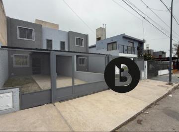 Casa · 125m² · 5 Ambientes · 24 Cocheras · Duplex a Estrenar - 2 Dorm - Amplio Patio - Oportunidad.