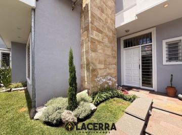 Casa de 5 ambientes, General San Martín · Casa 5 Amb con Jardín en Villa Ballester (Financiación o Permuta por Casa en San Sebastián)