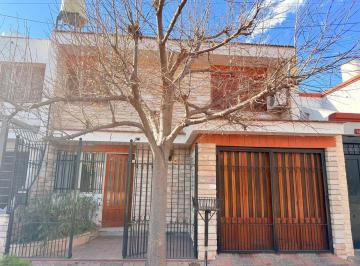 Casa · 180m² · 7 Ambientes · 2 Cocheras · Venta Casa Barrio Unimev Villanueva Mendoza
