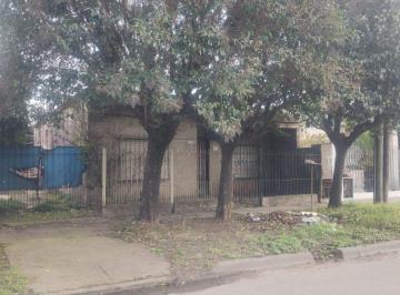 Casa de 5 ambientes, Moreno · Casa de 250 m² con 3 Dorm. en Venta en Centro Moreno.