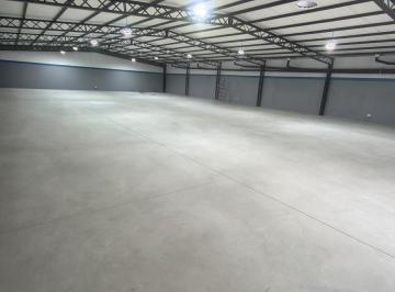 Bodega-Galpón · 1800m² · Alquiler Galpon en Lote Propio Sin Expensas Apto Todo Rubro