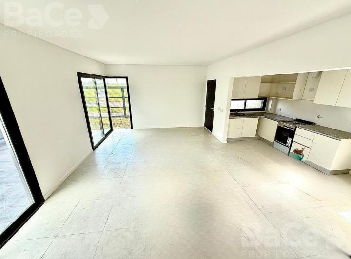 Casa · 98m² · 4 Ambientes · 1 Cochera
