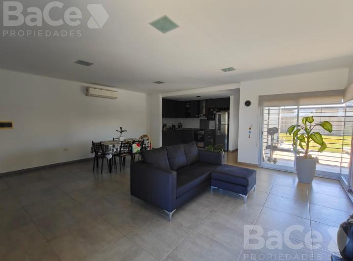 Casa · 133m² · 3 Ambientes · 2 Cocheras