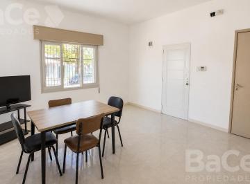 Casa · 80m² · 3 Ambientes · Casa en Esquina