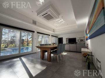 Casa · 174m² · 4 Ambientes · Venta Casa 4 Ambientes con Piscina en El Retiro Ecobarrio - Coronel Brandsen