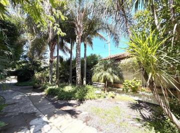 Casa · 255m² · 5 Ambientes · 6 Cocheras · Venta Casa 5 Ambientes con Amplio Jardin Ituzaingo Norte