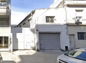 Bodega-Galpón · 616m² · 12 Ambientes · 4 Cocheras · Galpón - Lote de 8,70 X 56 Zonificación Usaa 1438 m² Vendibles.