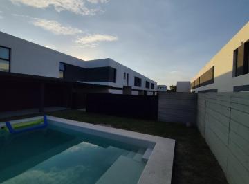 Casa · 82m² · 3 Ambientes · 1 Cochera · Casa Duplex en Don Carlos Barrio Las Calas 505 Bis Entre 139 y 140 Gorina La Plata