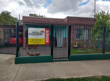 Casa de 3 ambientes, Esteban Echeverría · Casa en Venta en El Jaguel