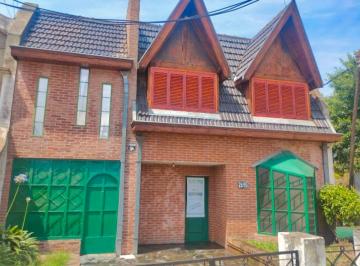 Casa · 150m² · 8 Ambientes · 2 Cocheras · Venta Casa 8 Amb con Patio Berazategui
