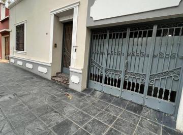 Casa de 6 ambientes, Godoy Cruz · Pasaje Lines / Av San Martin y C. Lorenzini - Casa Estilo Español 3 Dorm. 3 Baños / Piscina