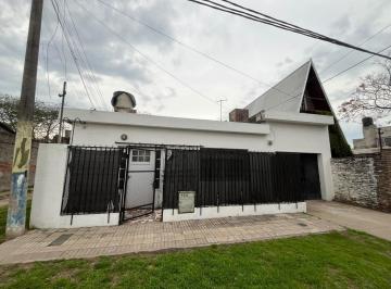 Casa · 199m² · 5 Ambientes · 1 Cochera · Casa en Fisherton