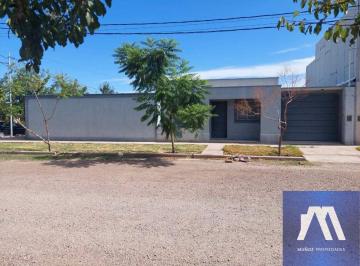 Casa de 4 ambientes, Luján de Cuyo · Casa en Alquiler C/ Cochera en Luján de Cuyo