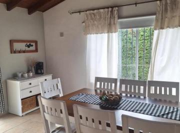 Casa · 168m² · 4 Ambientes · Rama Caida | Casa de Categoria Parque Quincho | Usd 174.000