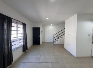 Departamento de 3 ambientes, Moreno · Dúplex de Tres Ambientes con Patio