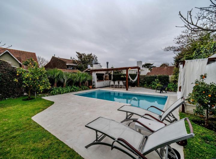 Casa · 177m² · 5 Ambientes · 3 Cocheras