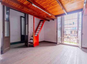 Casa · 135m² · 8 Ambientes · Venta Casa Antigua en PH a Reciclar Zona Abasto