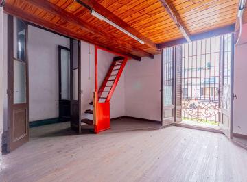 Casa · 135m² · 8 Ambientes · Venta Casa Antigua en PH a Reciclar Zona Abasto