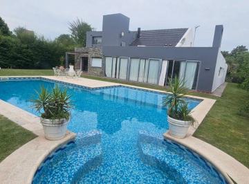 Casa · 430m² · 7 Ambientes · Alquiler Casa Amoblada Country San Isidro