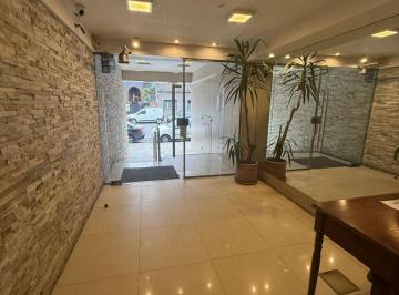 Departamento de 2 ambientes, Villa Urquiza · 2 Amb Lateral - Luminoso - Cocina Sep - Lav Sep - Dorm C/plac - Bño Comp