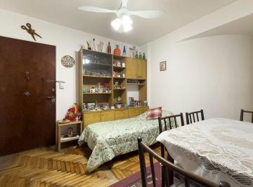 Departamento · 35m² · 2 Ambientes · Almagro Venta 2 Amb C/patio a m Av Corrientes