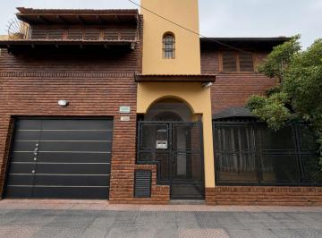 Casa · 135m² · 5 Ambientes · 2 Cocheras · Vta. Casa 5amb/2 Garage/jardin/terraza/apto Credito