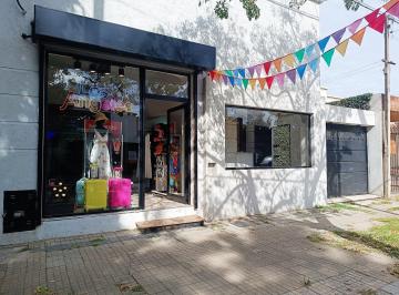 Casa · 342m² · 4 Dormitorios · 4 Cocheras · Casa 4 Dorm. en Venta La Plata + Local